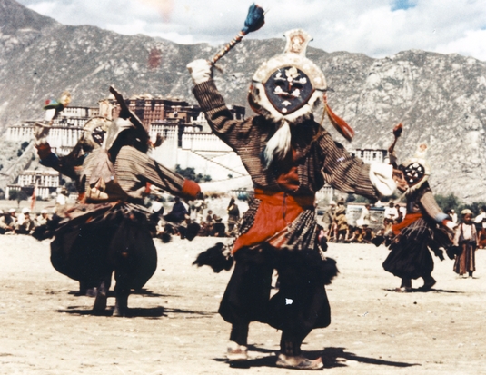 Z představení tibetské opery ače-lhamo před Potálou
